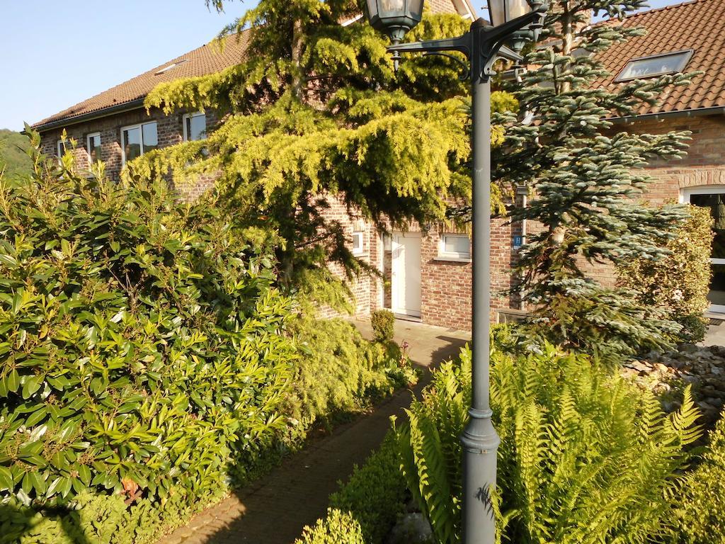 'T Gulpdal Hotel Voeren-Teuven Экстерьер фото
